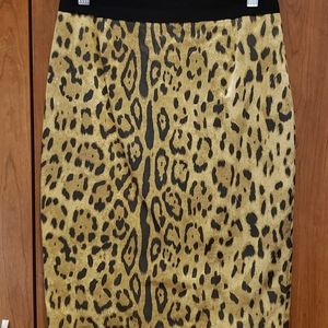 PRICE DROP! 💥Leopard print pencil skirt